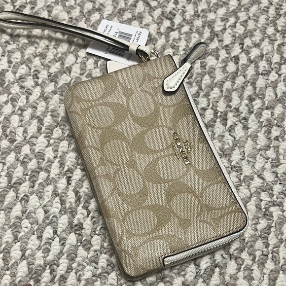 Coach wristlet - Picture 1 of 5